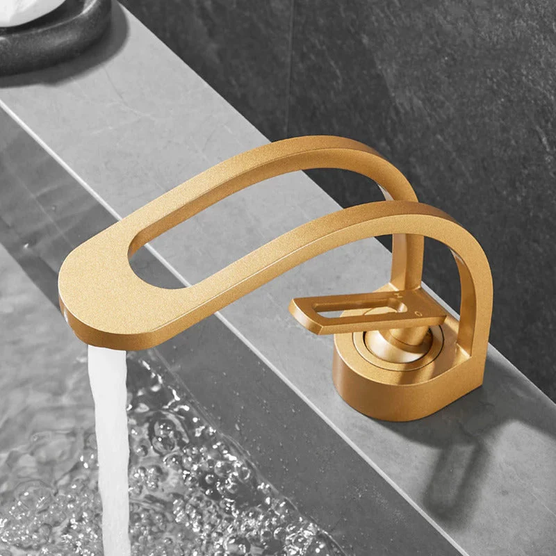 Gebogene Premium-Armatur fürs Bad – Innovatives Dual-Channel-System & edles Design - Image 14