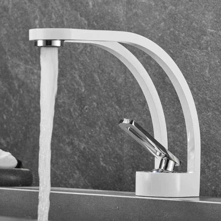 Gebogene Premium-Armatur fürs Bad – Innovatives Dual-Channel-System & edles Design - Image 16